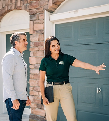 A PDS expert explaining to a client.